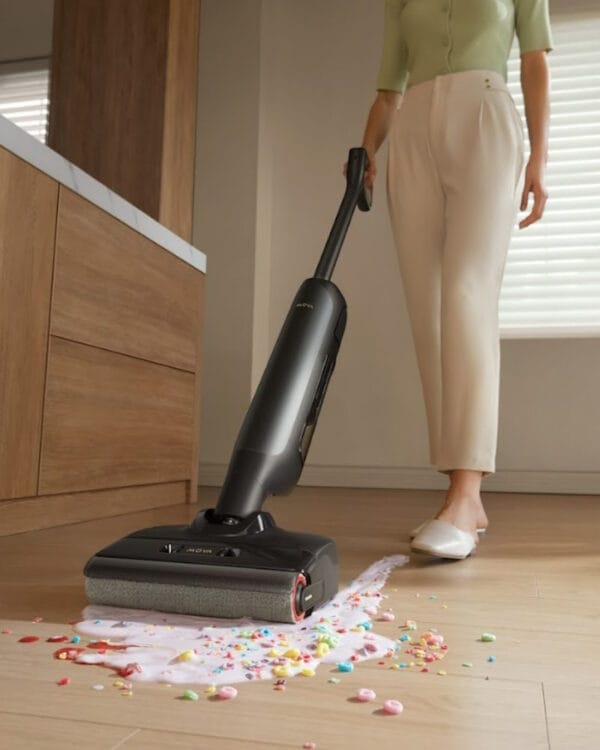 mova m10 zwart wet and dry dweilstofzuiger impressie