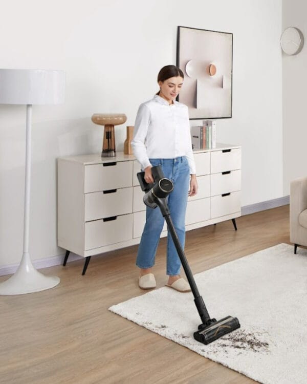 dreame r10 pro zwart steelstofzuiger impressie1