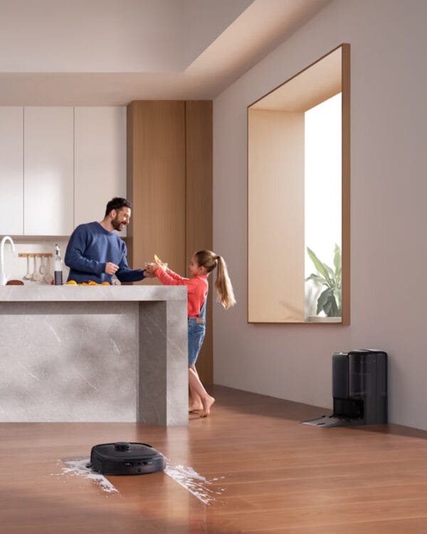 eufy e25 omni zwart robotstofzuiger impressie1