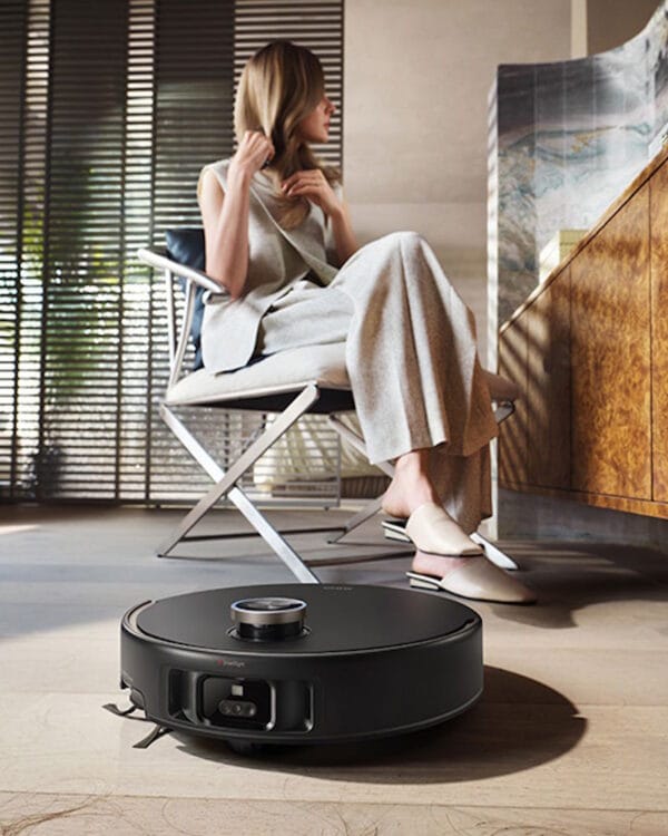 mova v50 ultra complete zwart robotstofzuiger impressie